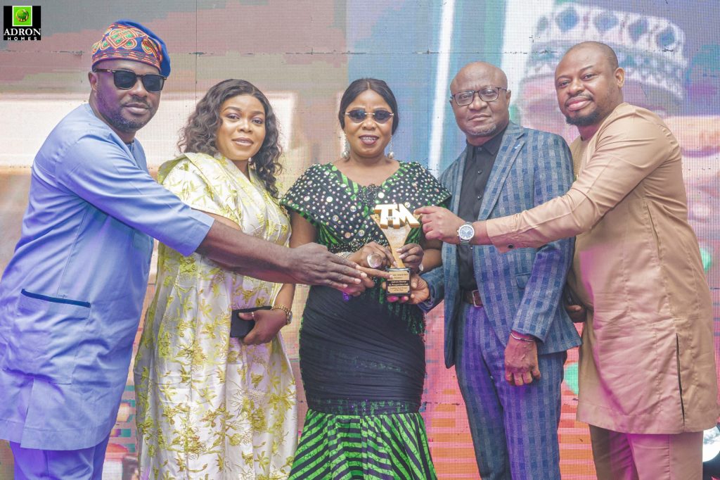 Aare Adetola EmmanuelKing, Honoured with TMnews Leadership Award 1 328f2161 ea6d 4467 a4bd 5d19b1228688